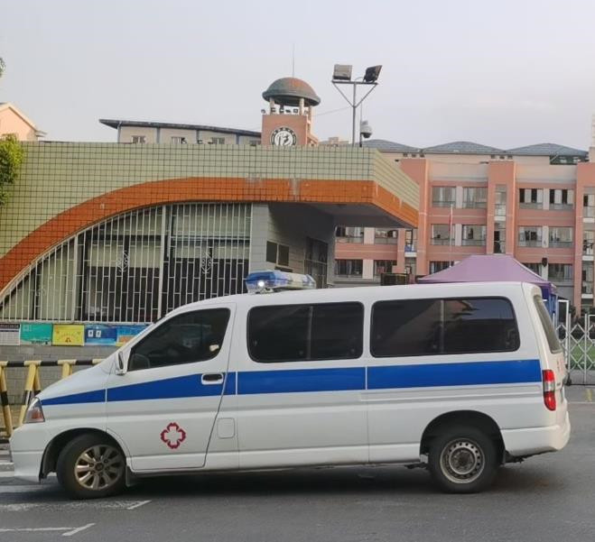 市中救护车出租护送骨折病人一公里多少钱